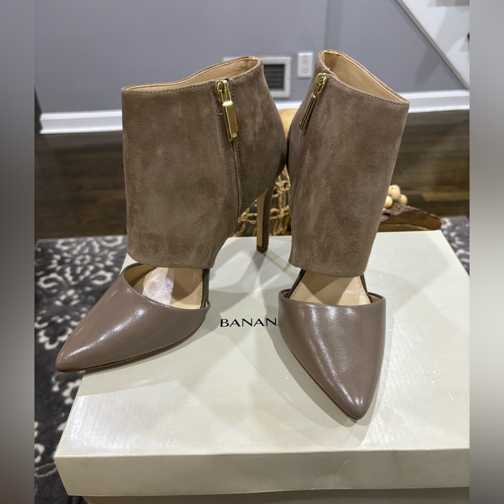 Banana Republic Pump